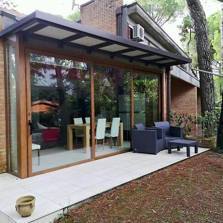 Villa A Schiera Raffinata Con Giardino Lignano Sabbiadoro Exterior foto