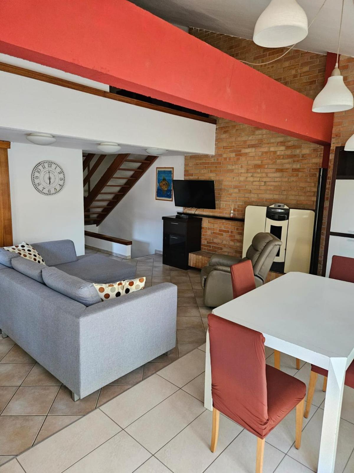 Villa A Schiera Raffinata Con Giardino Lignano Sabbiadoro Exterior foto